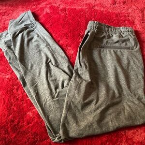 Vuori Gray jogger Pants- size M